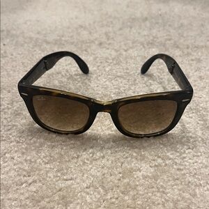 Ray-Ban Tortoiseshell Frame Sunglasses with Brown Lenses - foldable